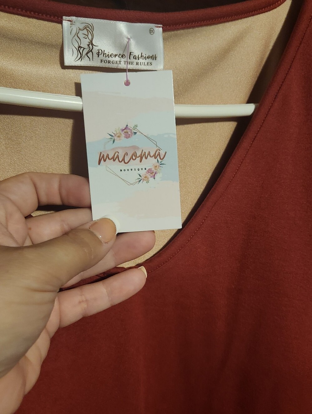 Sleeveless V-Neck Tank Top - Rust - Picture 3 of 6